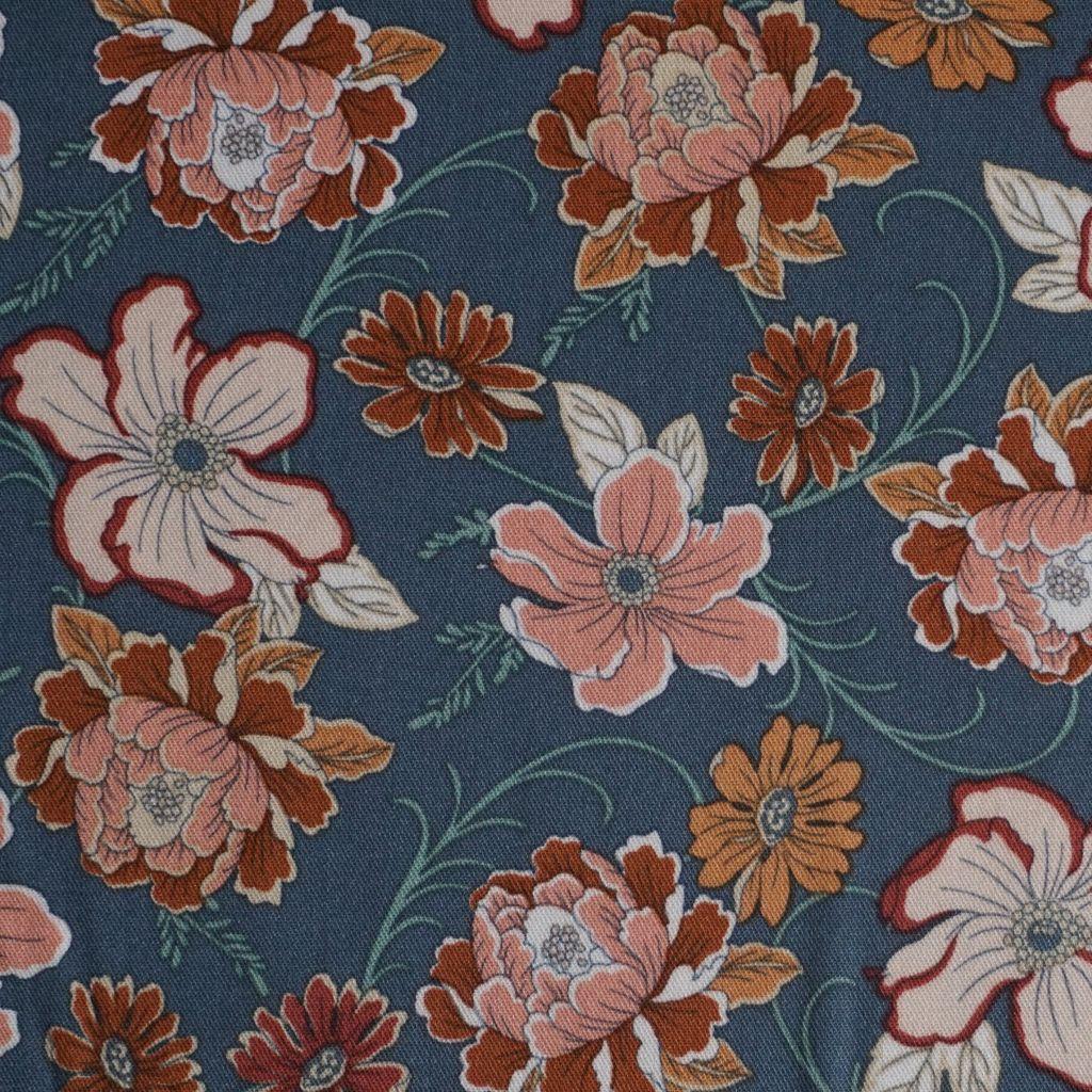 Viskose Stretch Druck Blüten beige rost auf rauchblau